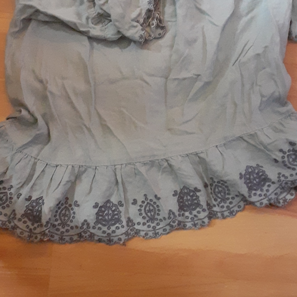 Shirt - Picture 4 of 4